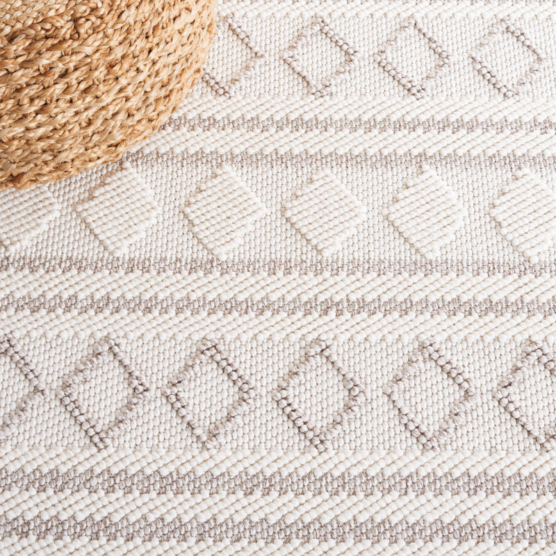 Tapis géométrique tissé à la machine ivoire / beige, Tapis de couloir 2 pi x 8 pi