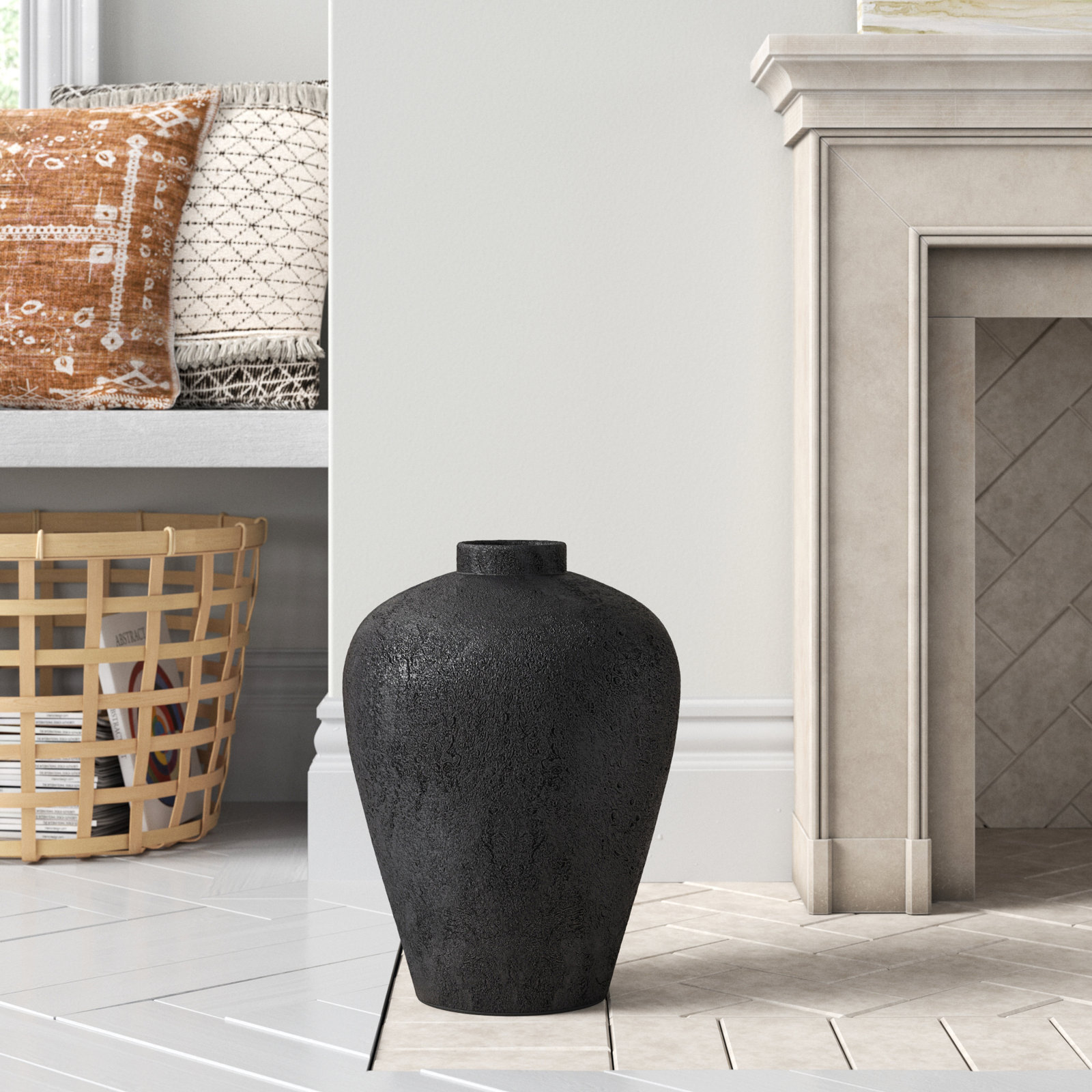 Carino Terracotta Table Vase, Black