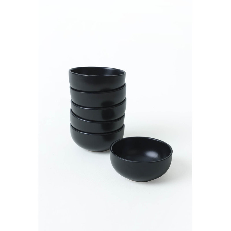 Latitude Run Antaniya Salad Bowl, Black