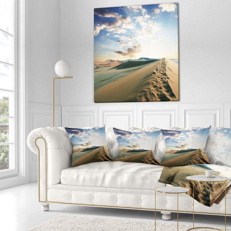 Vue fantastique des dunes du désert - Coussin à imprimé paysage, 18 po x 18 po, Carré