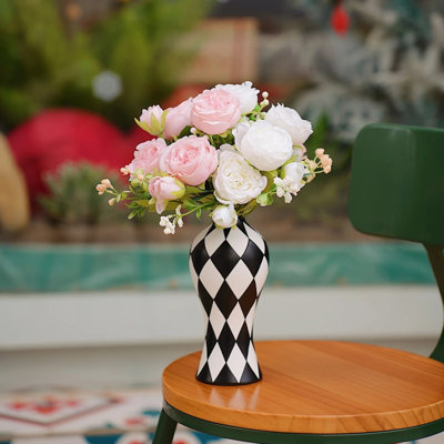 Petit vase rayé à carreaux noir et blanc, style Mid-Century moderne pour un décor de table minimaliste