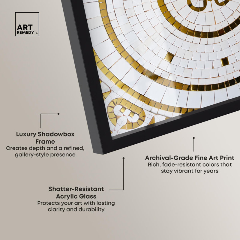 «Gold Butterfly Mosaic» par Art Remedy, H 13 po x l 13 po, Noir
