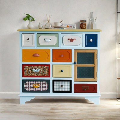 Armoire moderne avec tiroir en verre.