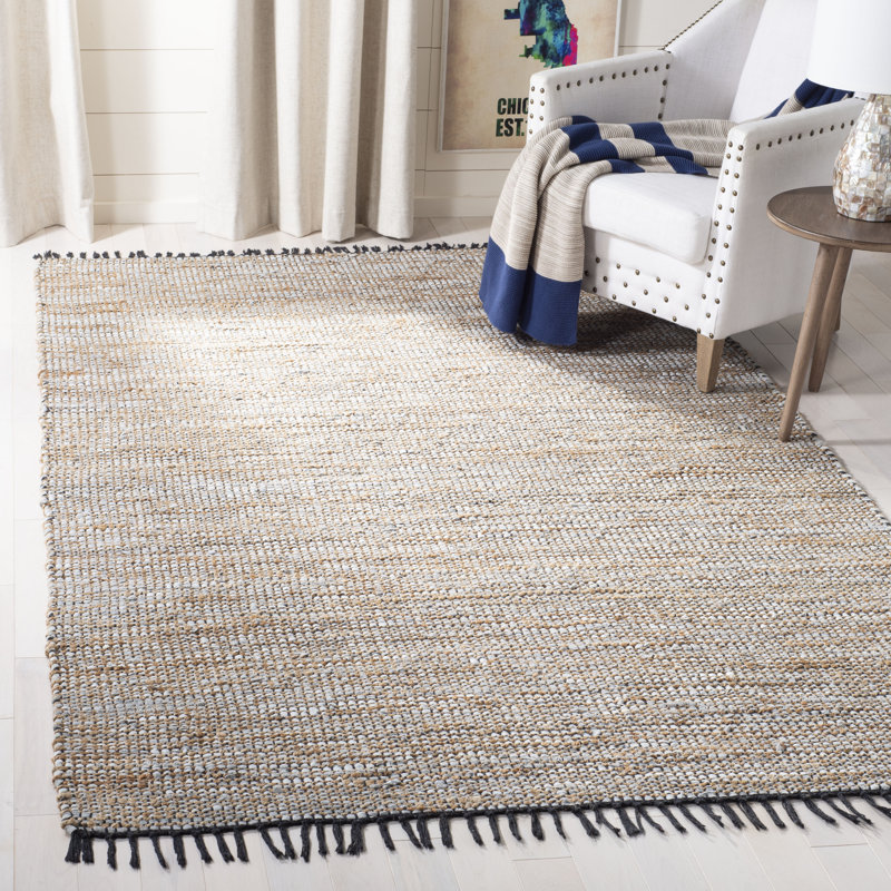 Martz Vintage Handwoven Silver Area Rug, Rectangle 6' x 9'