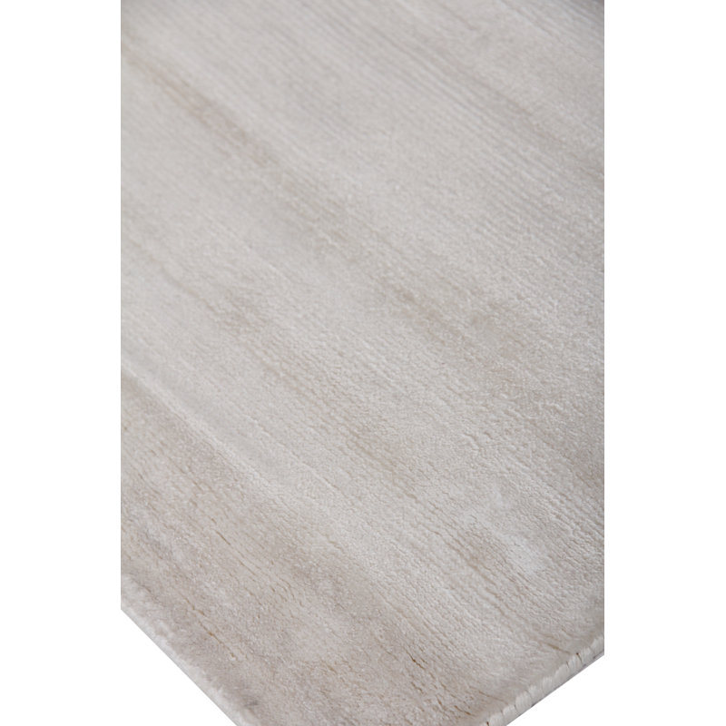 Plain Dove Area Rug in White, Rectangle 4' x 6'