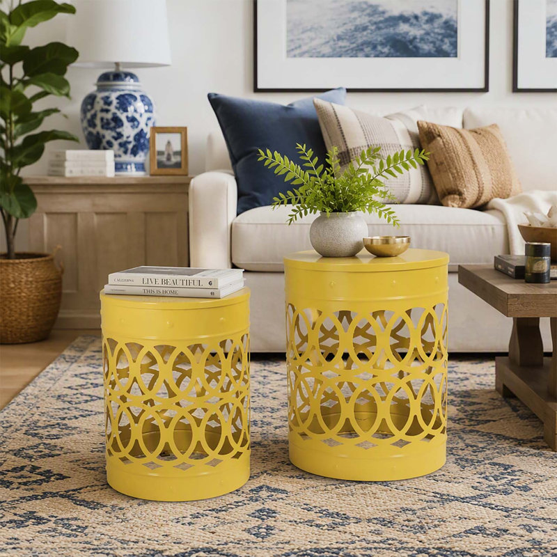 Ensemble de tables d'appoint d'extérieur modernes en métal avec design en fer découpé, durable et élégant pour tout espace de vie.