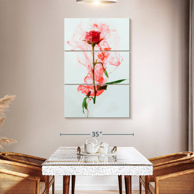 Harnek Rose sous l'eau