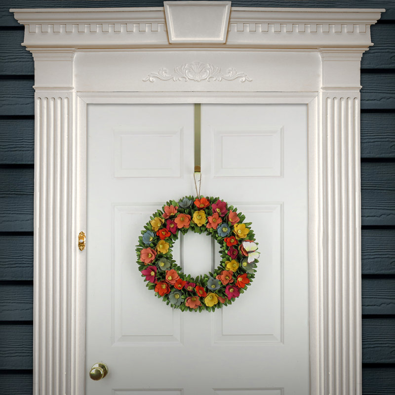 Couronne de fleurs avec papillon 20 po The Holiday Aisle®