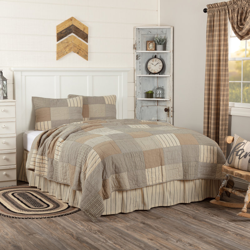 Sawyer Mill Farmhouse / Country Cotton Patchwork Quilt, California King Quilt + 2 Shams
