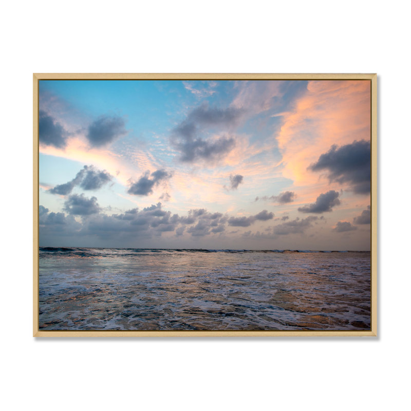 Coucher de soleil sur la mer calme - photographie sur toile, H 31 po x l 41 po x P 1,5 po, Cadre érable
