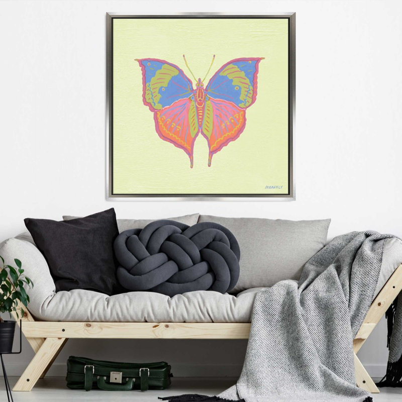 «Butterfly On Yellow» par Dan Meneely - impression sur toile, 24" H x 24" W, Silver