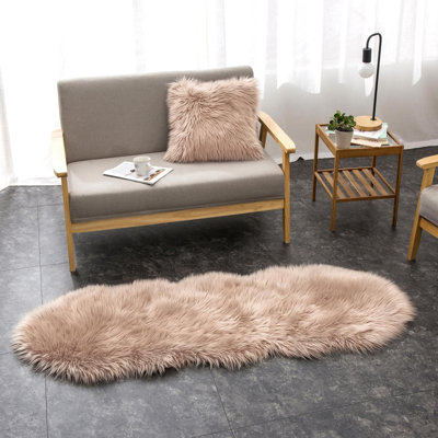 Lechelle Faux Sheepskin Indoor Rug