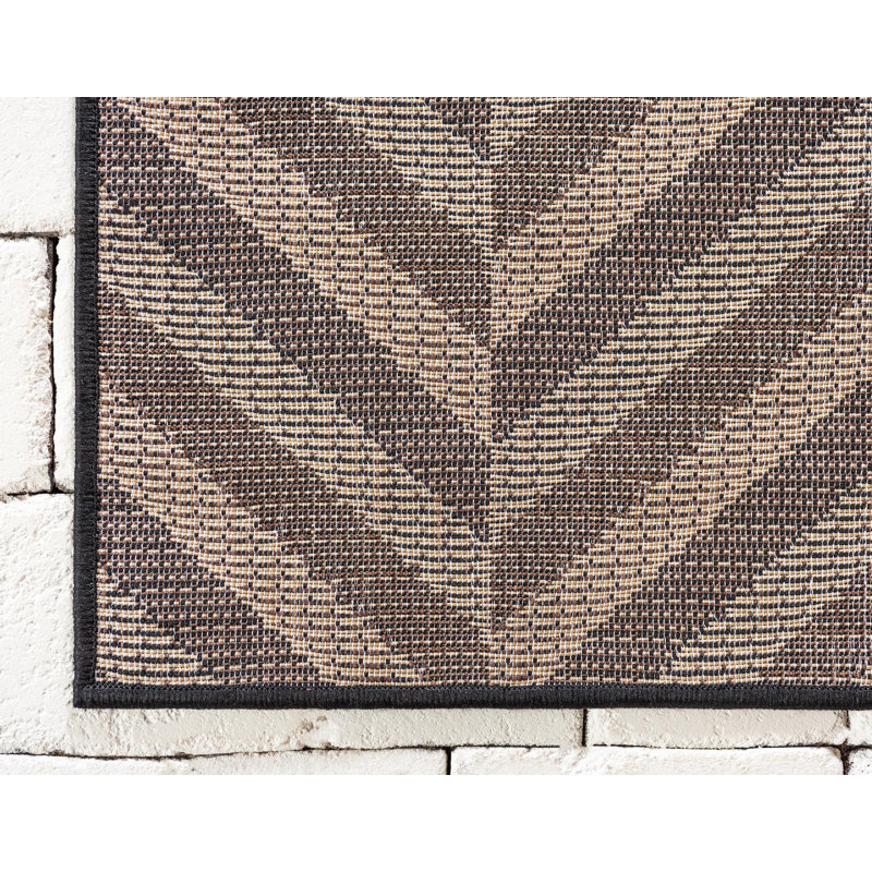 Haozhong Chevron Indoor / Outdoor Rug, Rectangle 5'3" x 8'