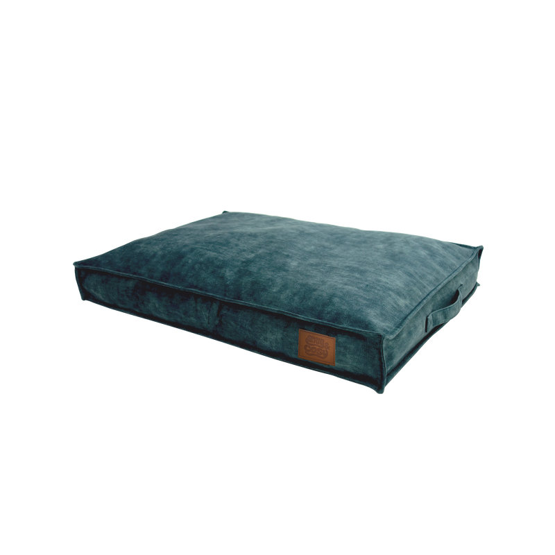 RECYCLED PLASTIC Pet Bed