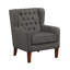 Fauteuil à oreilles classique avec rembourrage capitonné et pieds en bois massif pour un confort d'assise luxueux-487963990