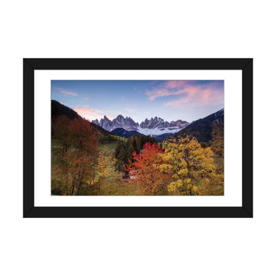 « automne landscape ii, odle/geisler group, dolomites, val di funes, south tyrol province, italie », reproduction de photo sur toile tendue