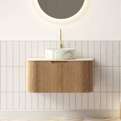 Meuble-lavabo de salle de bain de 76 cm (30 po) avec finition rayée imitation bois naturel 3D, lavabo rond en céramique blanche de 35,5 cm (14 po), motif pierre, armoire murale, panneaux de tiroirs de comptoir, dessus en céramique frittée à motif.
