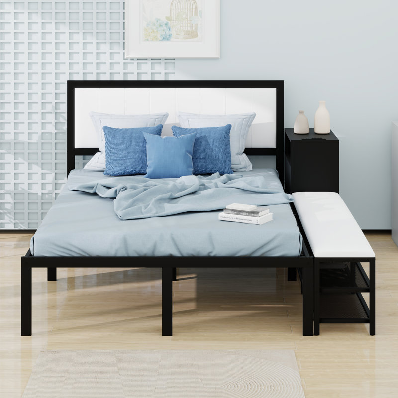 Lit plateforme en métal avec tablettes de rangement à deux niveaux et armoire d'appoint en bois, Noir, Lit double