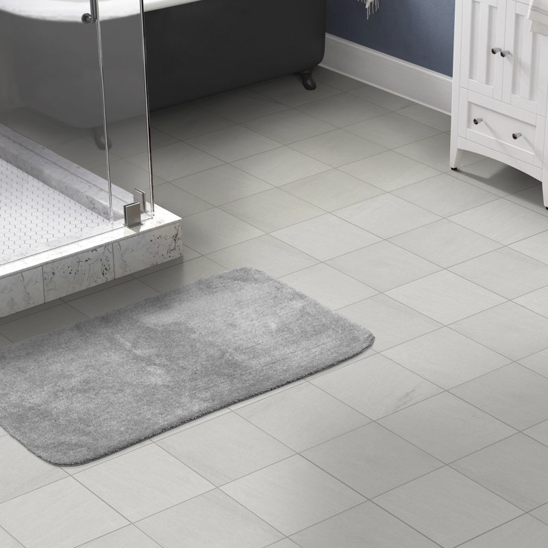 Tapis de bain antidérapant en nylon doux Mccluney, Gris platine, L 30 po x L 50 po