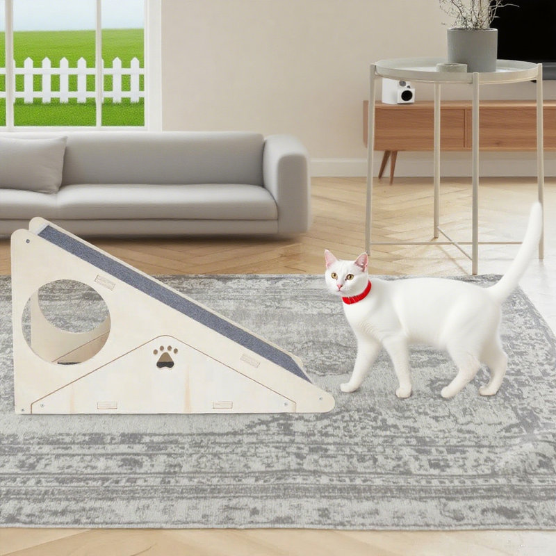 Grattoir triangulaire pour chat