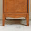 Armoire, tablettes modernes et réglables, plancher de salle de bain