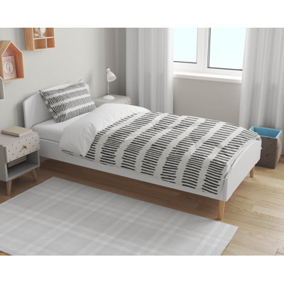 Fencing Rows Decorative Lightweight Comforter Set