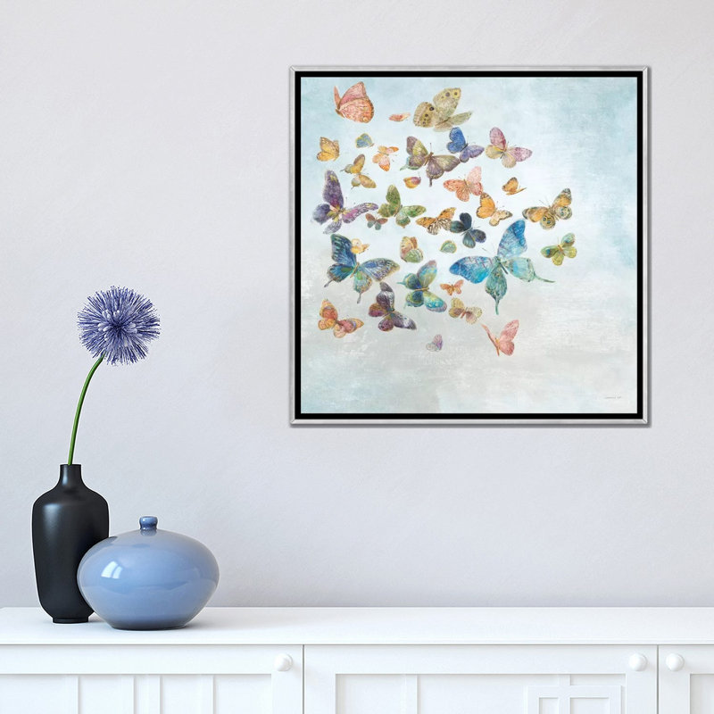 «Beautiful Butterflies Light» par Danhui Nai - reproduction d'art, H 18 po x l 18 po x 1,5 po, Toile avec cadre argenté