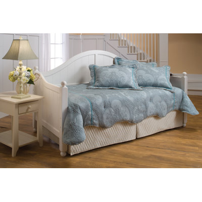 Aakil Daybed