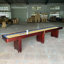 Table de jeu de palets classique de luxe de 14 pieds La table de jeu de palets 14 pi The Drift Architect
