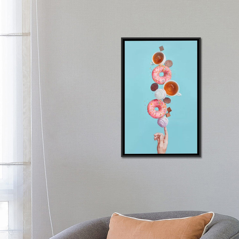 «Weekend Donuts» par Dina Belenko, reproduction sur toile tendue sur châssis, H 26 po x l 18 po x P 1,5 po, Pas de tapis