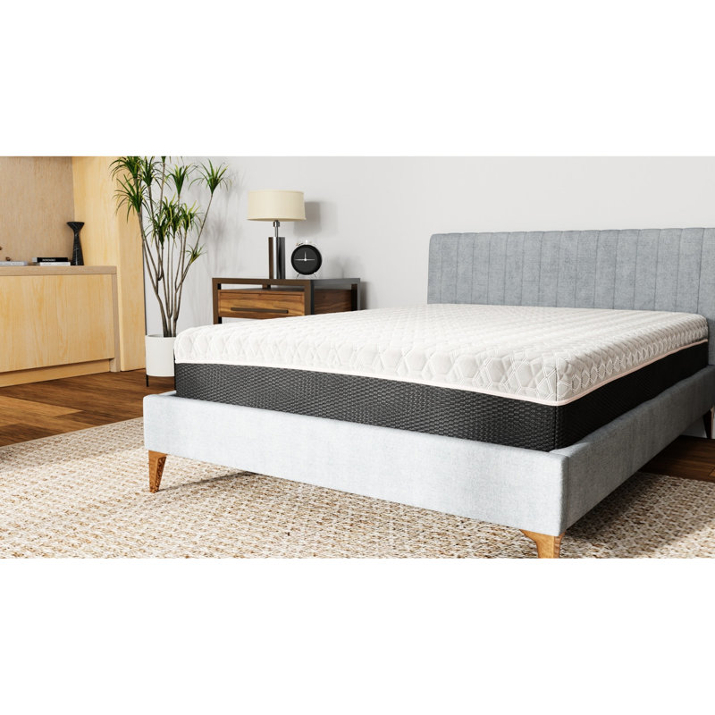 Très grand matelas - mousse de cuivre 14 pouces. Confort de contour de 4 po, couche douce de 2 po, ressorts ensachés de 6 po et support de bord.