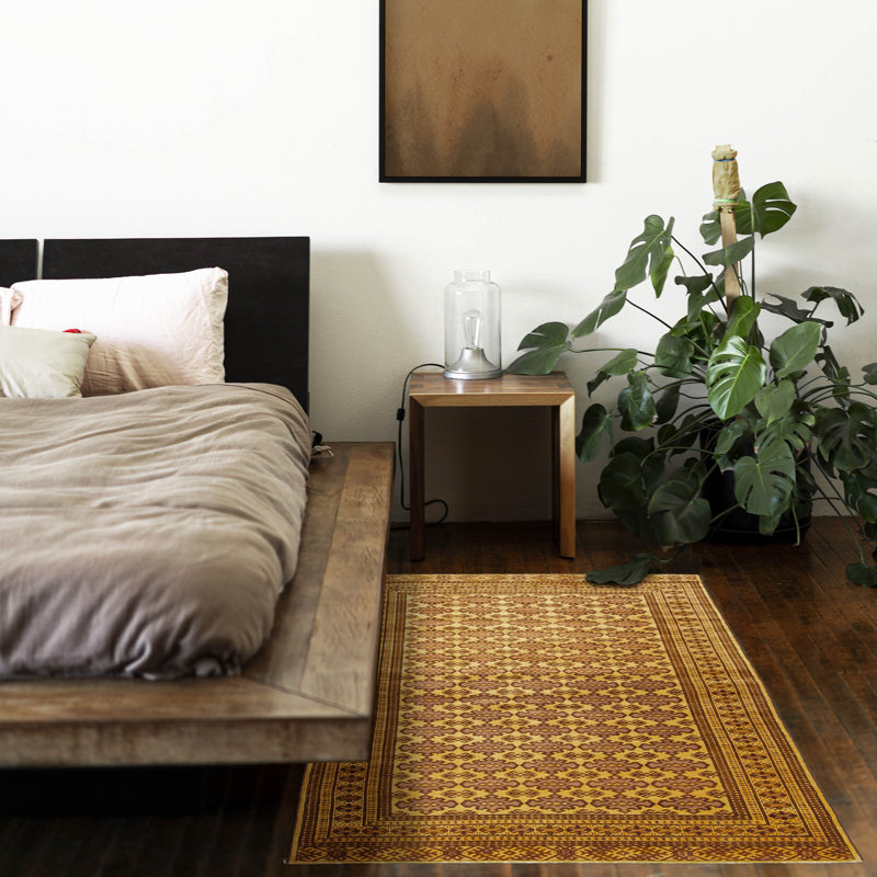 Tapis brun Teimani 4 pi 5 po x 6 pi 5 po