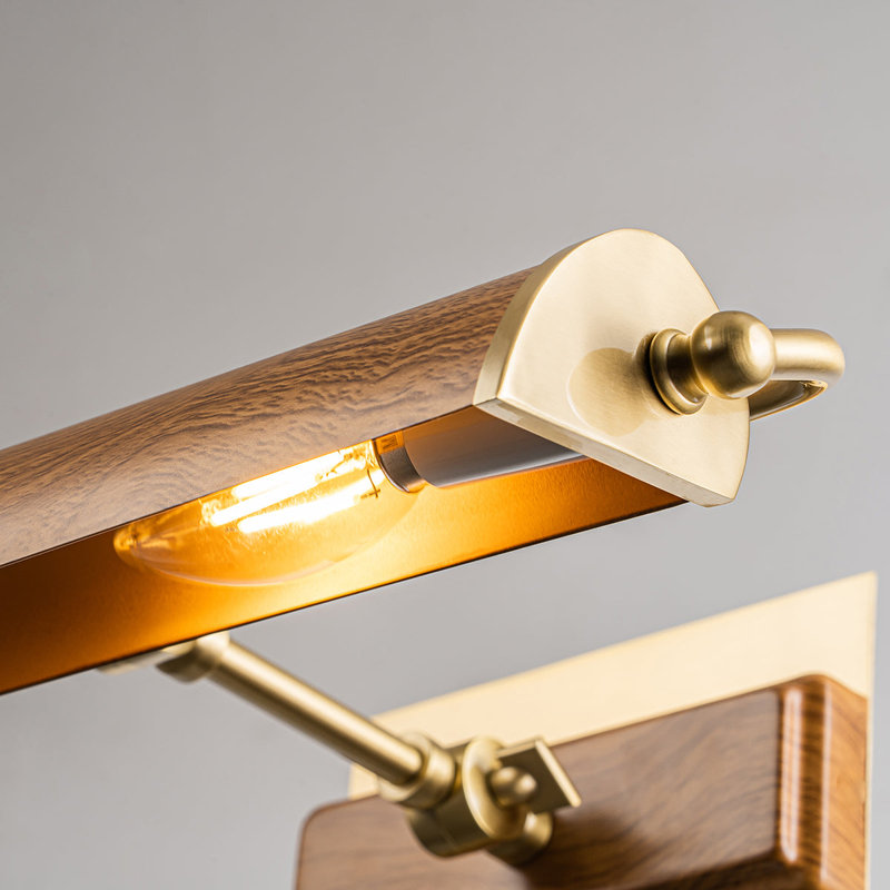 Winchfield Medium Picture Light