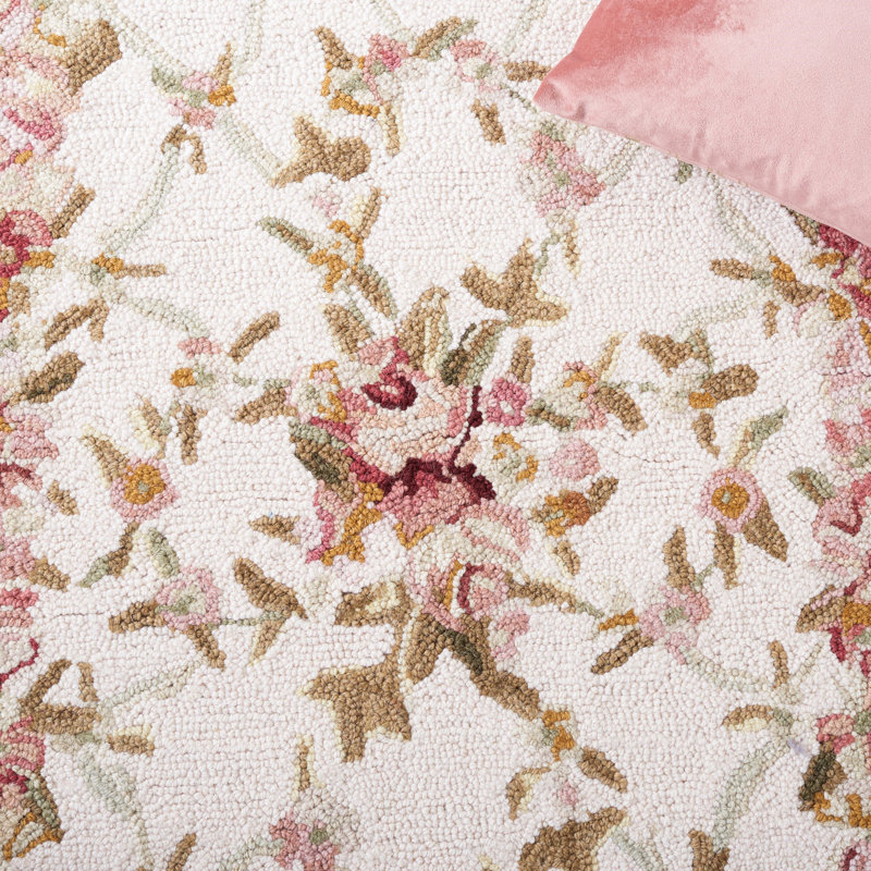 Brayton Hand Hooked Wool Pile Floral Rug, Round 5'6"