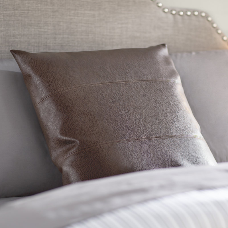 Coussin décoratif en similicuir, 20 po x 20 po, Pacane