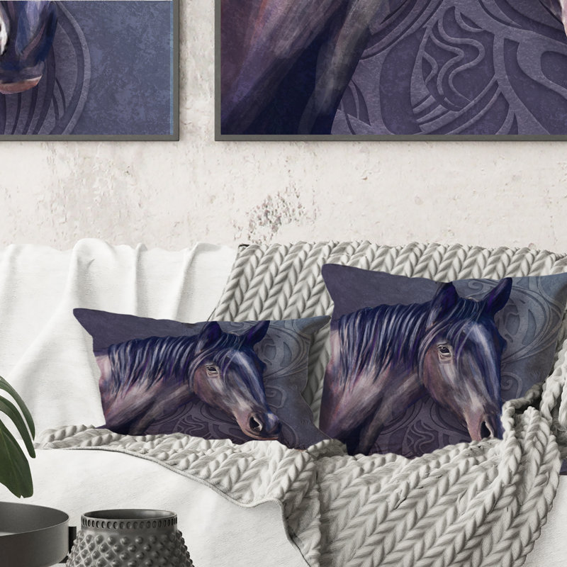 Portrait d'un cheval brun foncé - Coussin décoratif traditionnel imprimé 1