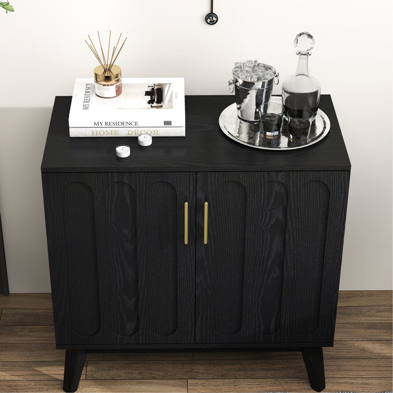 Buffet cannelé avec pieds et rangement en bois massif