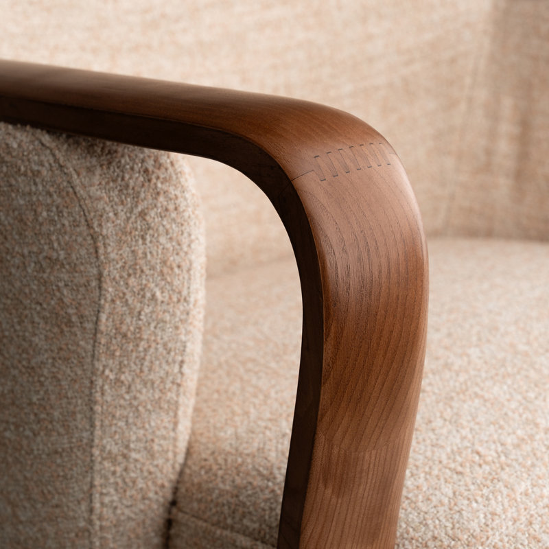 Fauteuil d'appoint en tissu Emma avec accoudoirs en bois de noyer, beige chaud