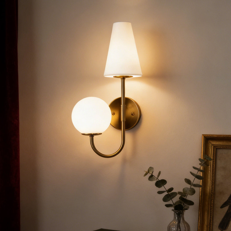 Appliques murales modernes avec abat-jour en verre