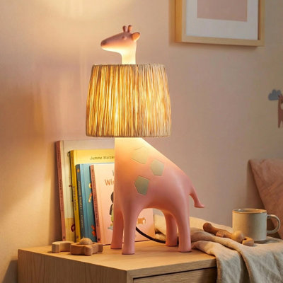 Lampe de table en résine 13,8 po en forme de girafe rose avec abat-jour en raphia, DEL intégrée pour chambre d'enfant ou chambre de bébé