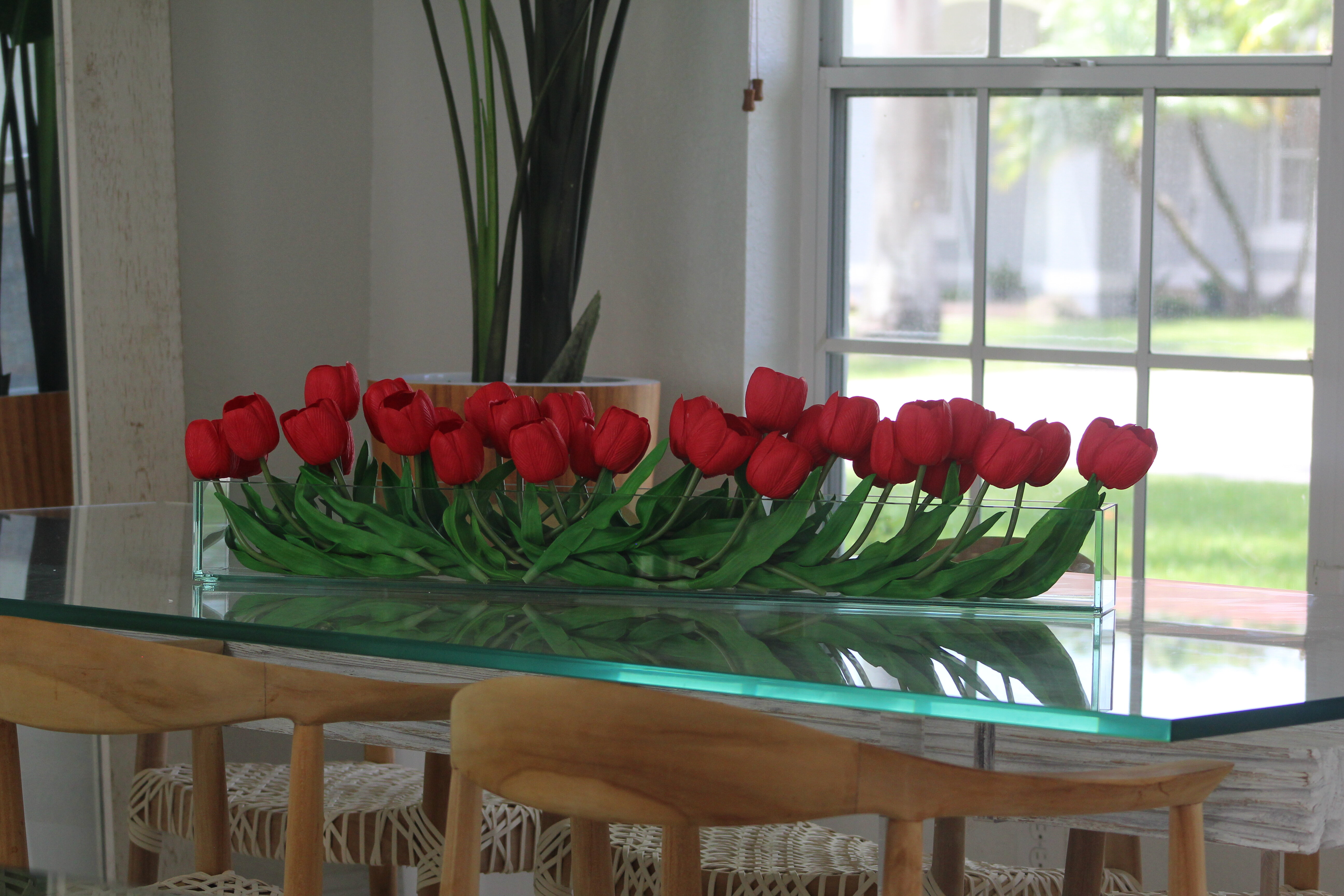 tulip flower arrangements centerpiece