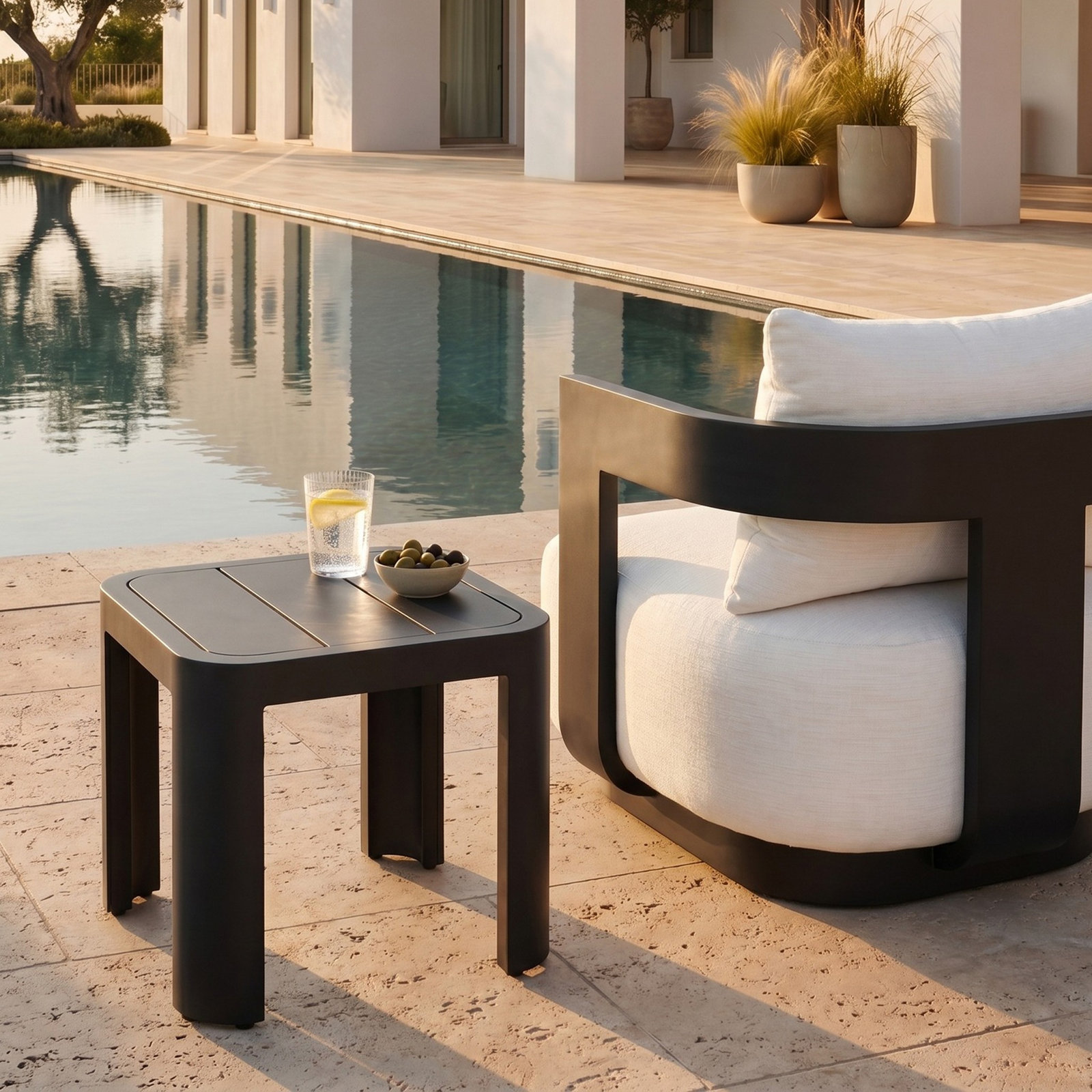 Johnny Aluminum Accent Table