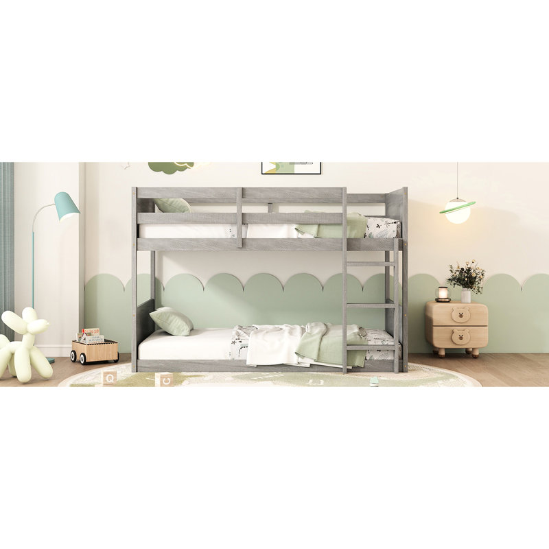 Lit simple superposé au-dessus du plancher, élégant et à la mode, blanc antique, conception peu encombrante, caractéristiques pour les amis avec du contreplaqué en bois d'hévéa, garde-corps, assemblage facile,