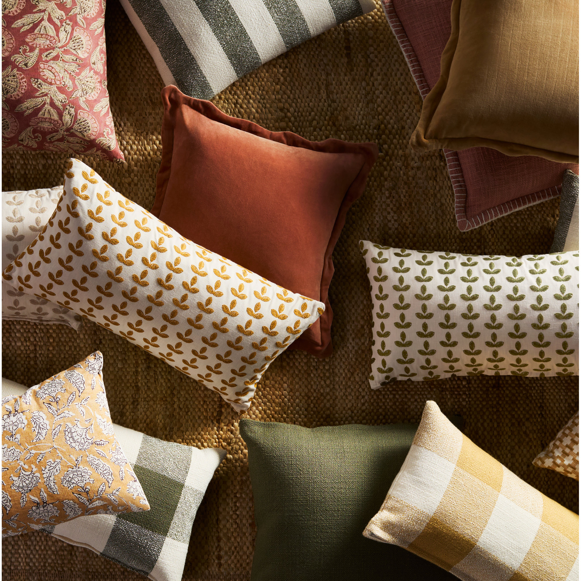 Collier Scalloped Edges Cotton Throw Pillow, Polyester, 22"H x 22"W, Yellow