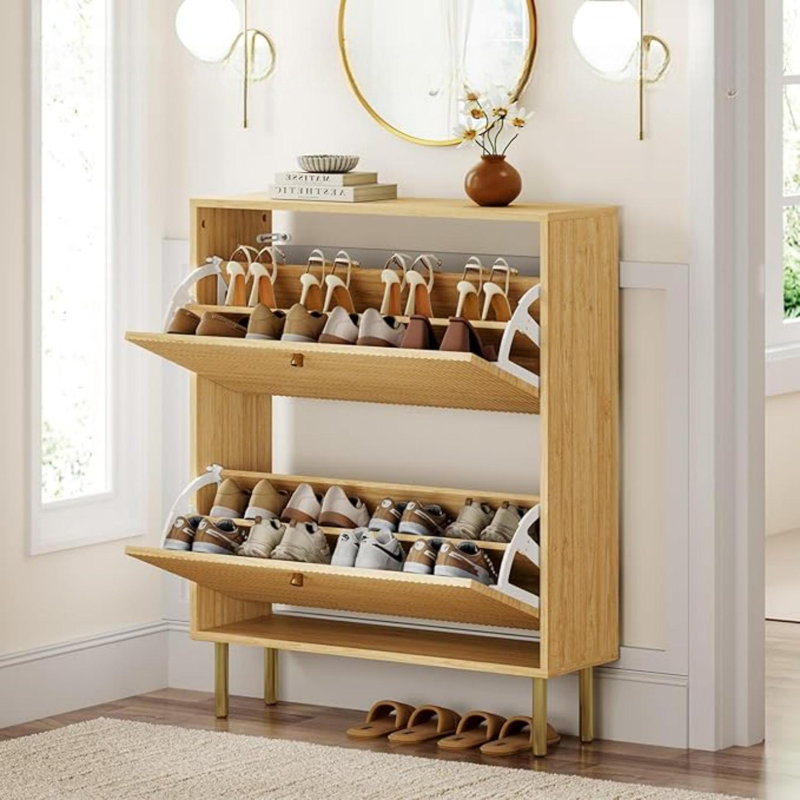 Meuble à chaussures mince avec tiroirs rabattables et panneau cannelé - Organisateur de chaussures étroit avec pieds dorés pour les espaces compacts
