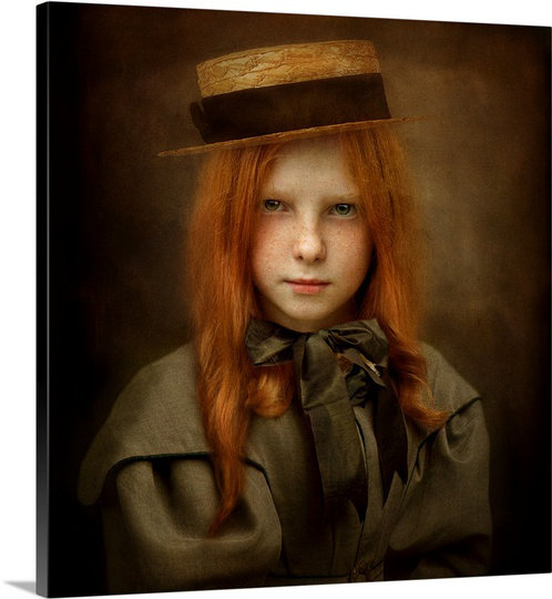 «Straub 'Hat and Bow» par Svetlana Melik-Nubarova, reproduction de photo, H 20 po x l 19 po x P 1,5 po, Toile