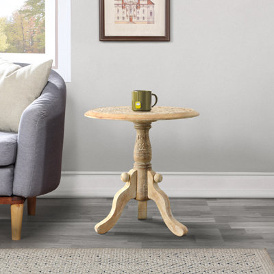Table de bout d'appoint ronde en bois finement sculpté