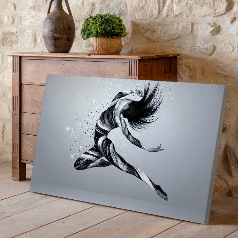 Toile, une danseuse dynamique et expressive capturée à mi-chemin de son corps, élégamment contorsionnée comme si elle sortait d'une masse tourbillonnante d'art sur toile