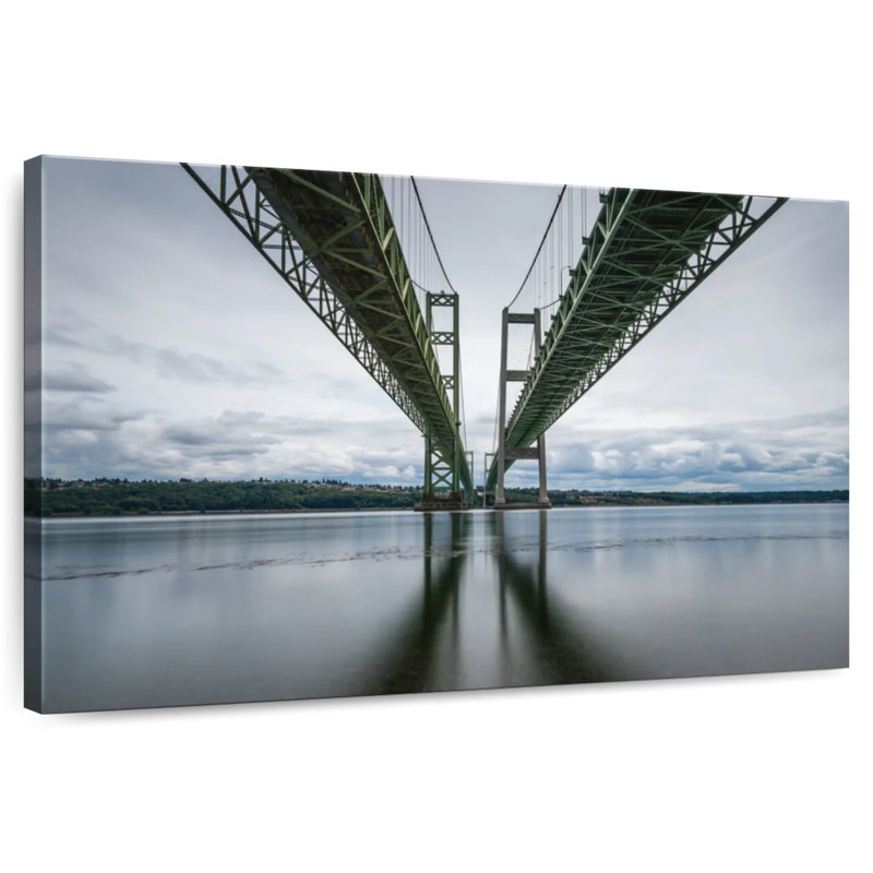 Lilie sous le pont Tacoma Narrows, H 24 po x l 36 po