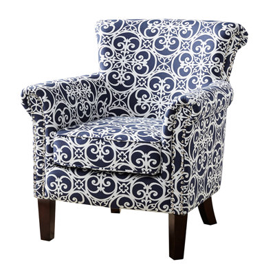 Chaise à dossier serré bleu marine, structure en bois massif et contreplaqué, tissu 100%, garniture cloutée argentée, rembourrage en mousse haute, base club couleur pattes, revêtement, coussins décoratifs,